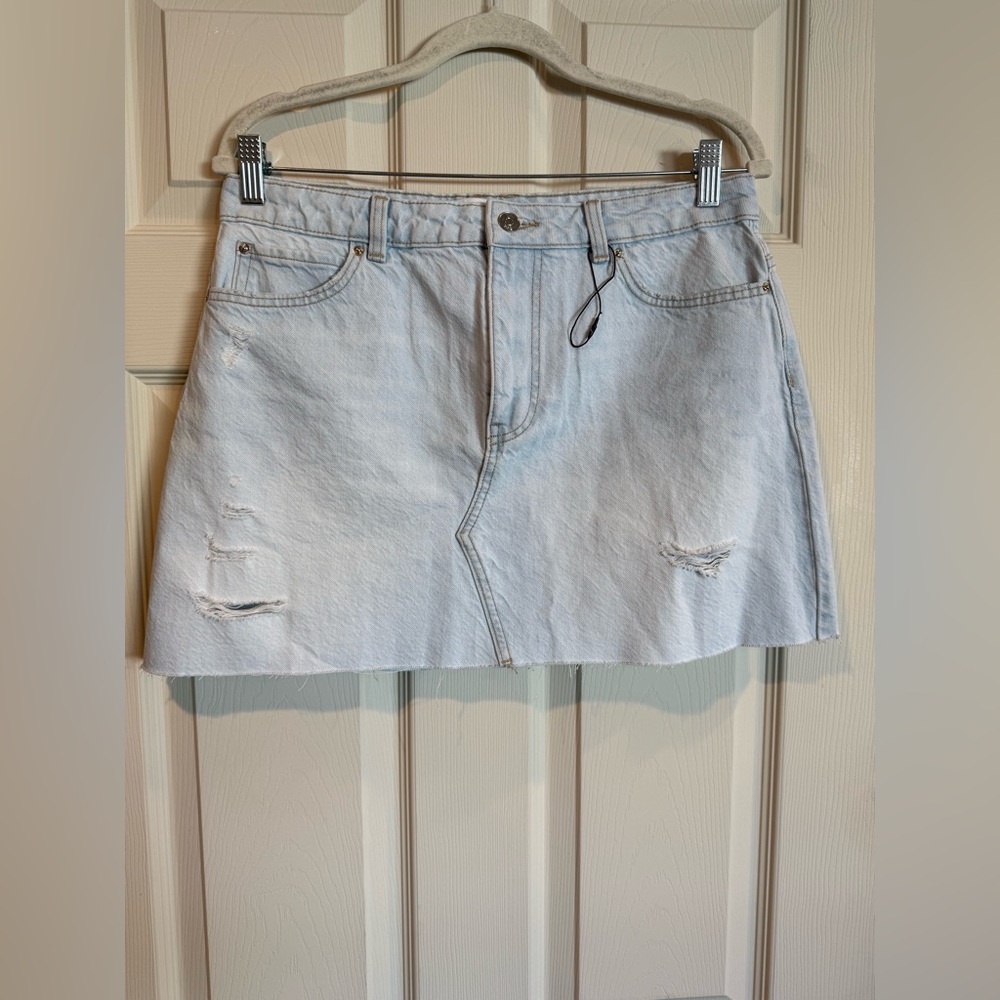 NWOT Zara Distressed Mini Skirt